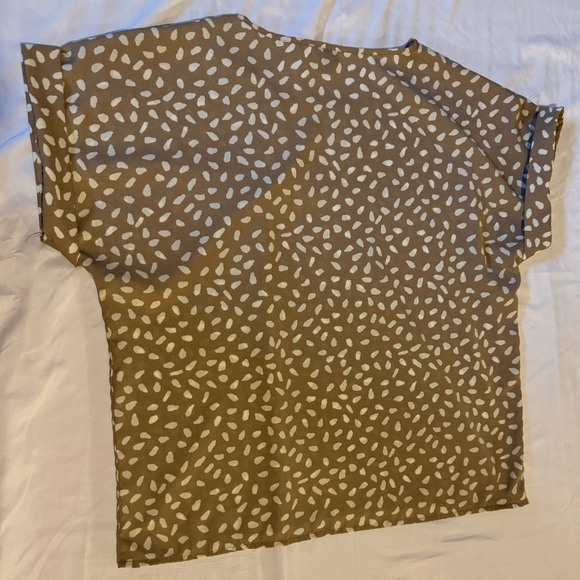 2 Women’s SHEIN Blue and Tan Patterned Blouse Size XL - Picture 13 of 15
